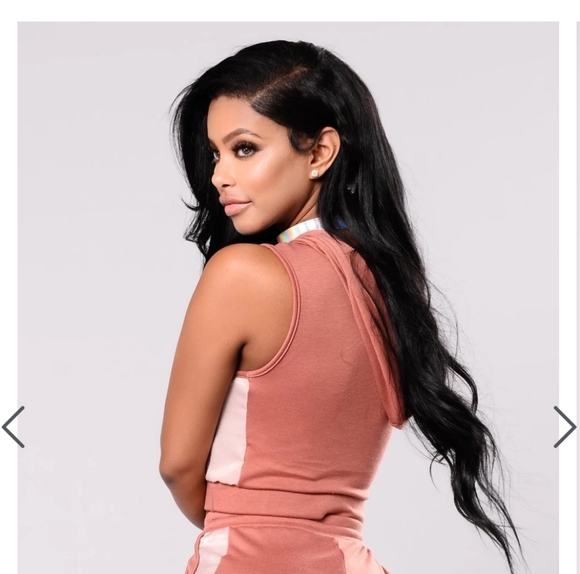 Peep The Detail Top - Picture 2 of 2